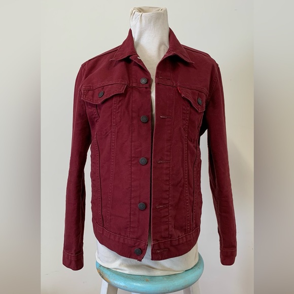 Levi’s denim jacket in burgundy